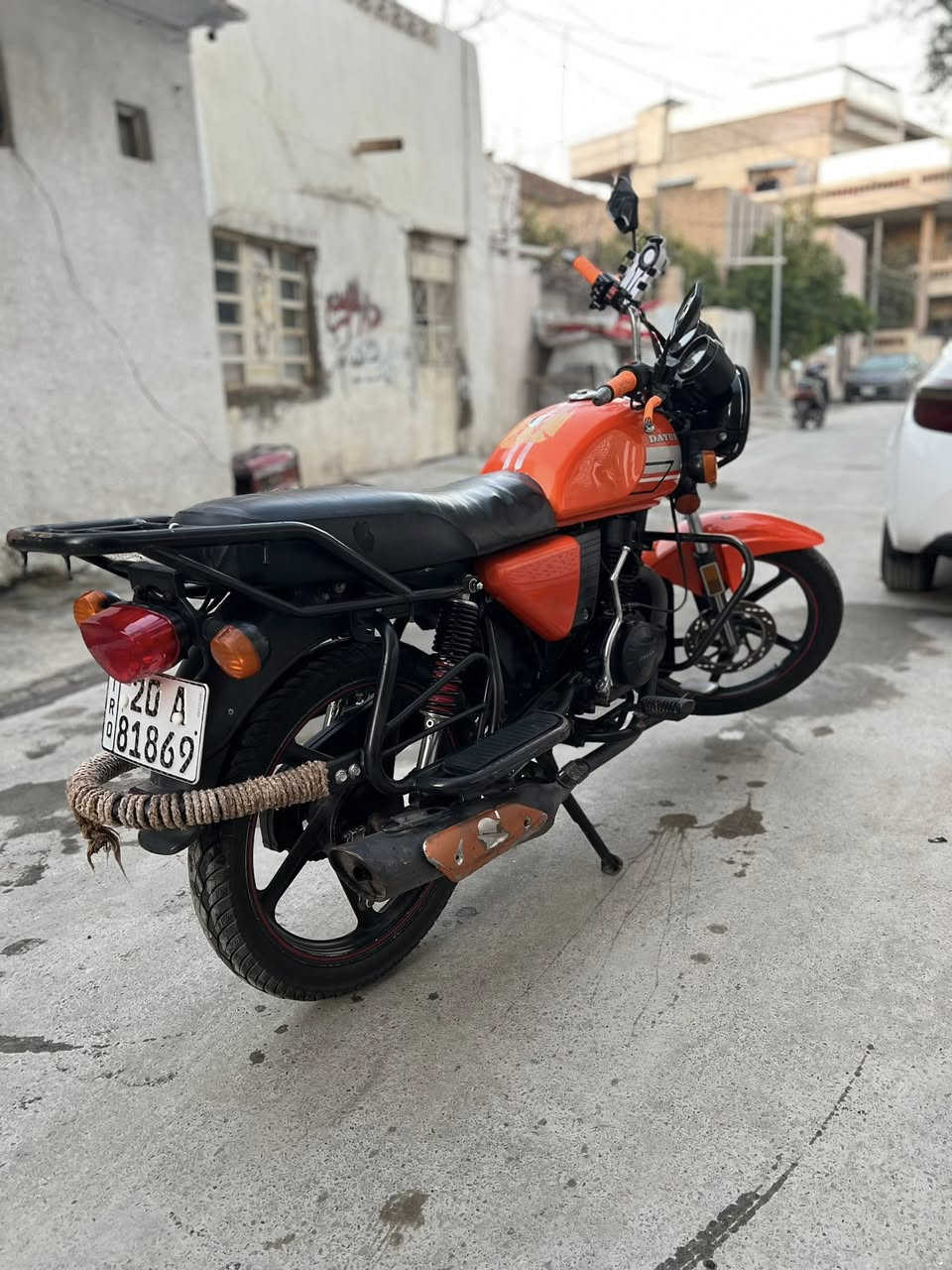 السلام عليكم ورحمة الله وبركاته دراجه للبيع دايون  مديل 22  مرقمه تحويل ثاني يوم  دراجه خير من الله برغي ممفتوح بل مكينه نضيفه رزنه بل شارع للا استفسار رقم *********** مكان ديالى بعقوبة شارع خريسان  السعر 2250بيه مجال أو ***********للطيبين
