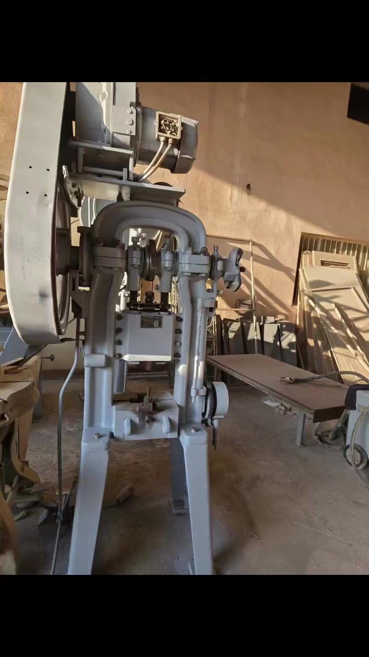 بريس سنترليك 
Press conterlock
صنع الماني، 25 طن، 
موقع اربيل 
رقم تلفون و واتساب 
***********
***********
________________________________

پرێس سەنتەرلیک 
Press conterlock
دروستکراوی ئەڵمانیە ، 25 تەنە 
ناونیشان هەولێر 
ژمارە موبایل و واتساپ 
***********
***********
#iraq #erbil #حدادين
