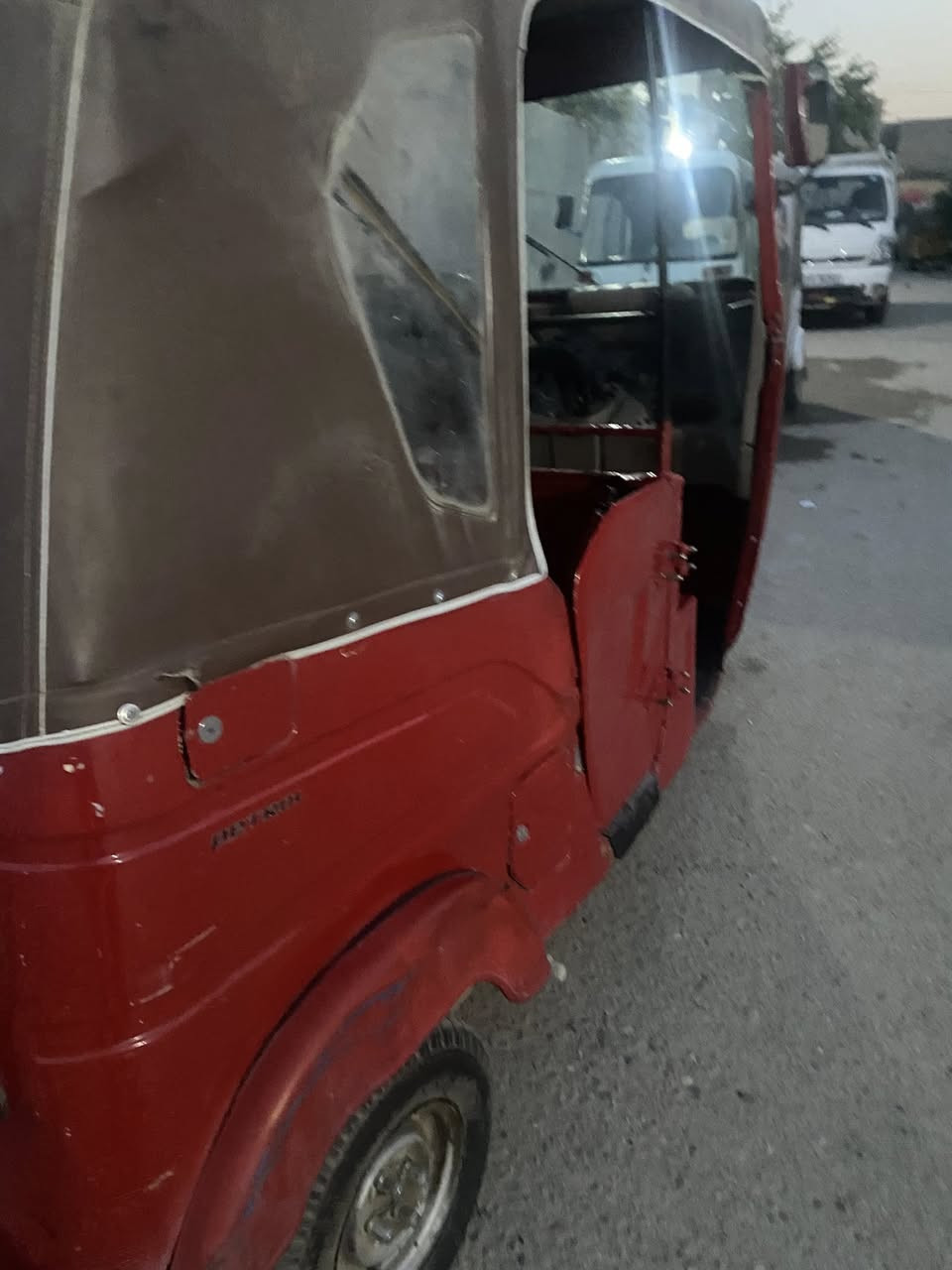 تكتك ٢١شهر ١١ رقم وسنويه خير من الله التكتك بيهه ضربه بل صفحه وباب السعر ٦٨٠٠مكاني المشتل الرائاسه مال المعلمين ***********
