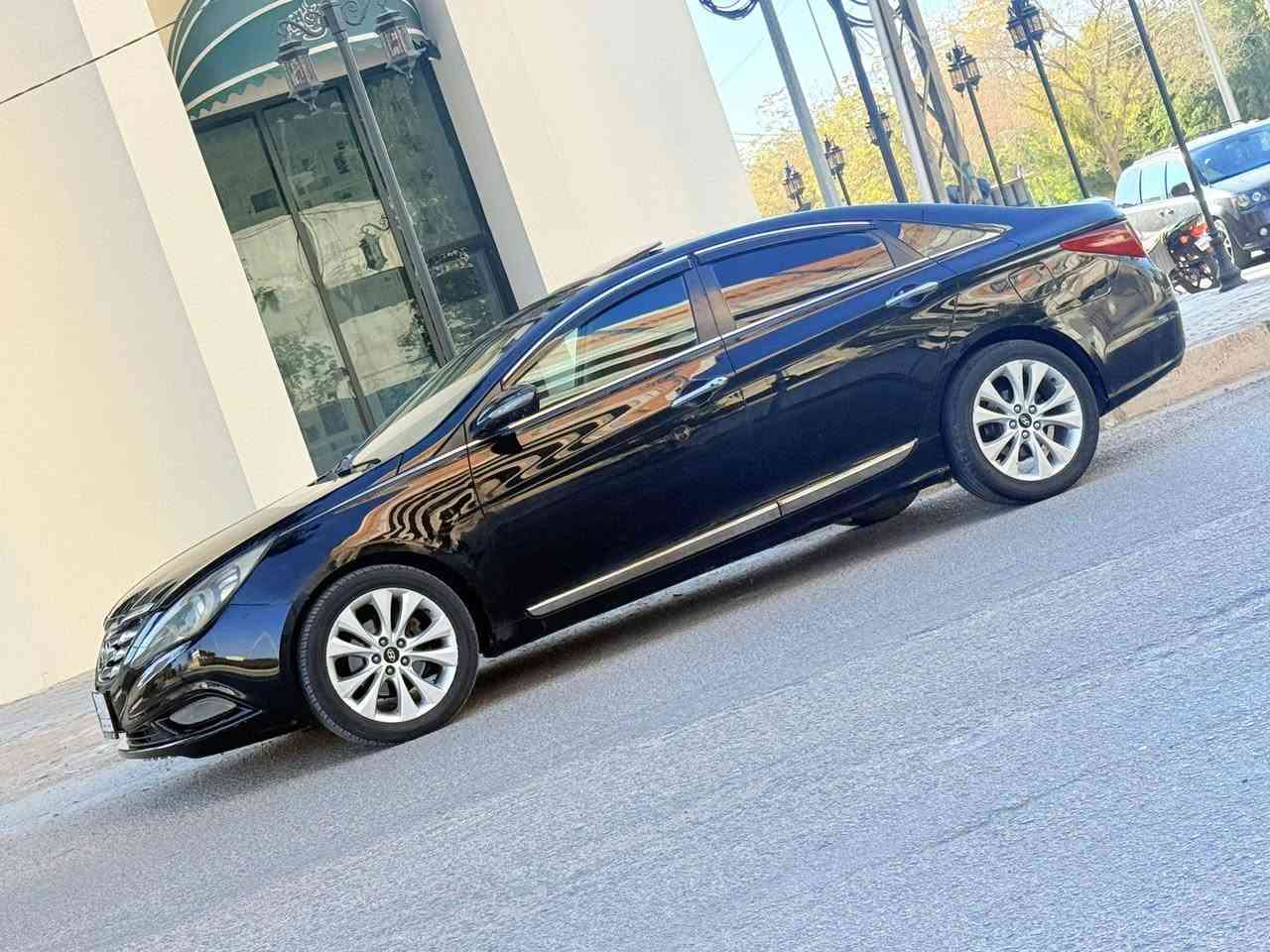 سوناتا مديل 2011 سعر 88قابل للتفاوض الأستفسار اتصل ***********وراد أمريكي حادثها جاملغ وباب بدون دواخل مواصفات فول واحد على واحد فتحه سقف بصمه تشغيل بصمه أبواب شاشه كبيره كامره خلفيه كشنات جلد كهربائي اشاير مري كهربائي قطعتين تبريد حساسات امامي وخلفي مثبت سرعه مكينه وكير مكفولات حداديه جديده تخم تاير تبريد تدفئه شغال رقم بغداد مشروع وطني سنويه ل 27 مكان سياره كربلاء
