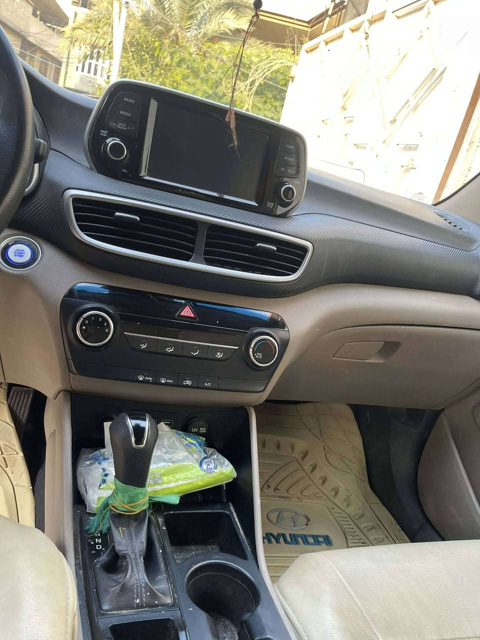 سلام عليكم للبيع توسان 2019
فول مواصفات ماشيه 86 مكفوله السياره 
رقم بغداد تحويل ثاني يوم 
السعر 210 الاتصال ***********
