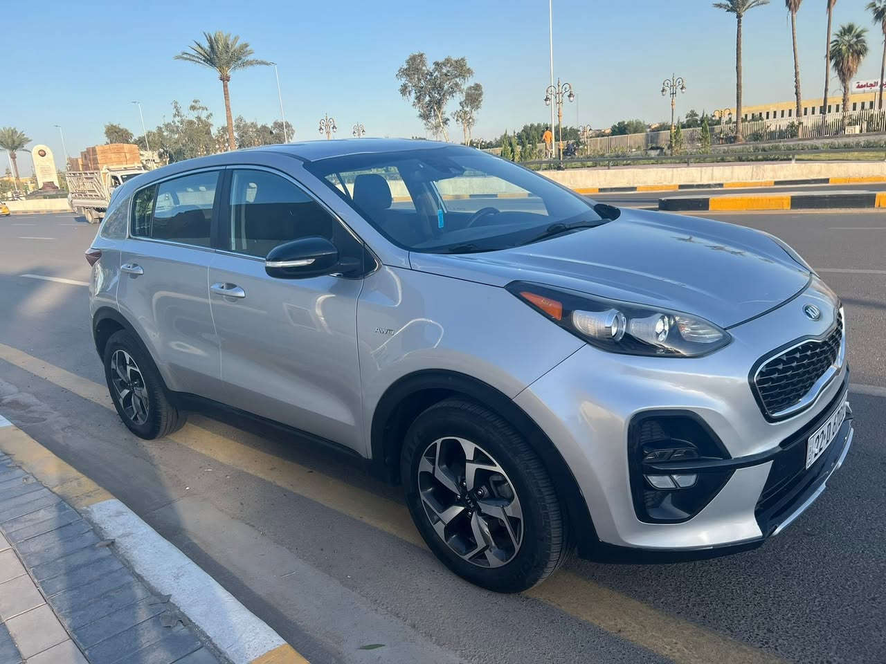 سلام عليكم
كيا سبورتج للبيع 
موديل 2020 للون سلفر مميز
وارد امريكي فقط جاملغ باب صبغ
صور الحادث مرفقه مع الاعلان 
السياره جديده وجاهزه
السياره رقم اربيل  
مواصفات السياره 
فور ويل درايف 
مكينه ٢٤٠٠ 
 ويل كروم 
اشاير بل مري 
تبريد قطعتين 
شاشه كبيرة 
كامره دواره 
تحديد مسار 
درايف مود 
مانع انحدار 
رادار جانبي 
رادر خلفي 
تحكم ستيرن جهتين 
كروز سرعة 
السعر 159
***********
