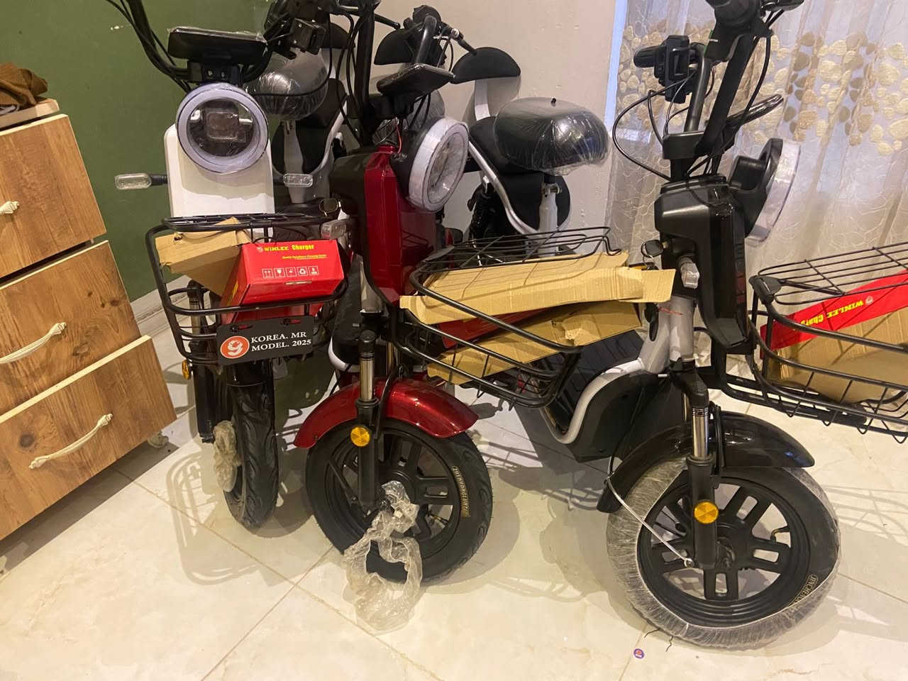 عليكم بايسكلات شحن للبيع حجم 14 تصفيه محل صفر ماماشي ابد ***********
