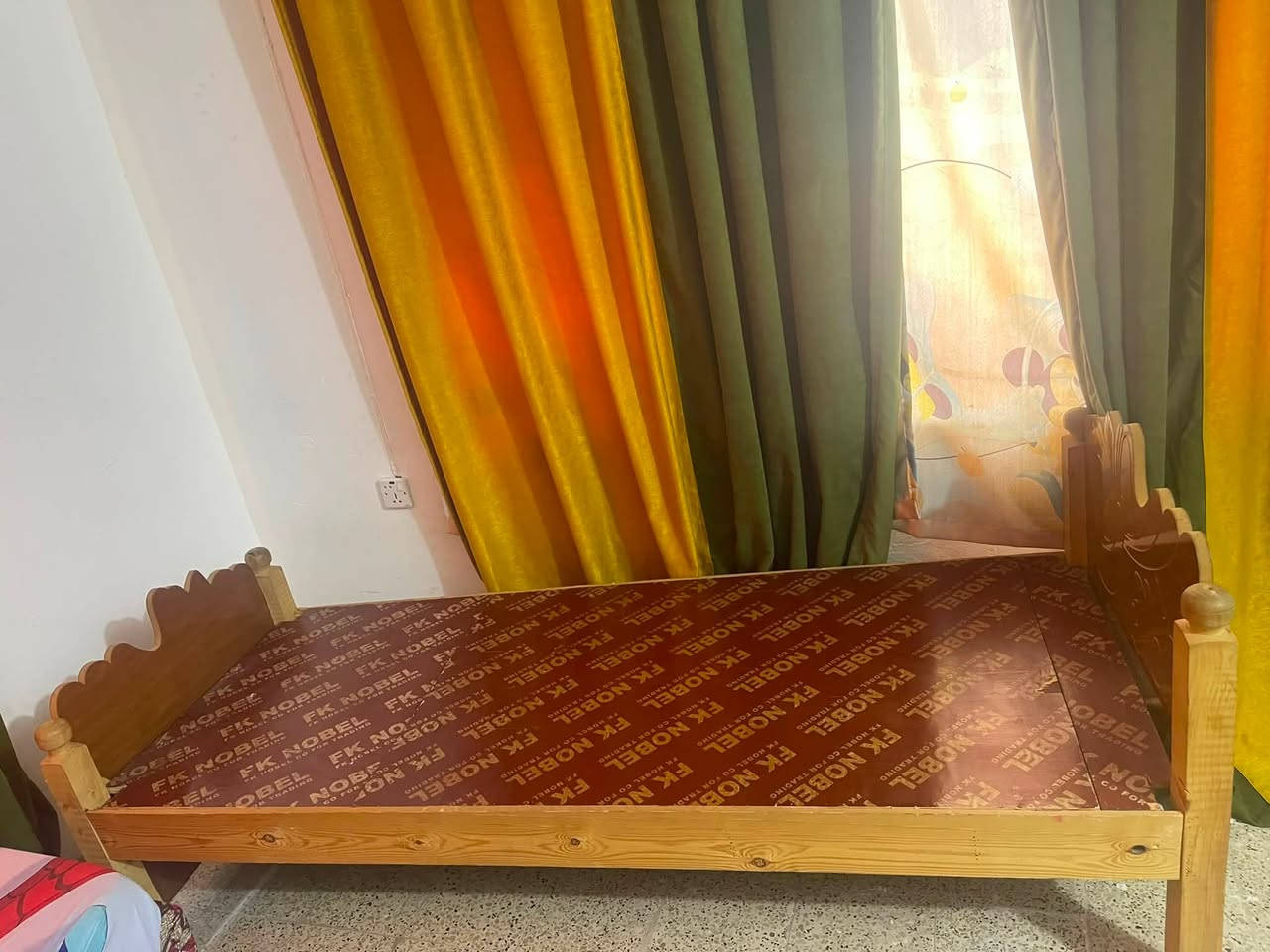 السلام عليكم
غراض منزليه للبيع 
سرير خشب ابو نفر سعره 35
سرير تطبيك سعره 20
صوبه نفطيه سعره 30
مكاني حي الامام 
***********
