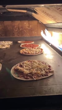 فرن لحم بعجين وبيتزا وفطاير يشتغل جديد مستخدم شهرين فقط للتواصل 077272...