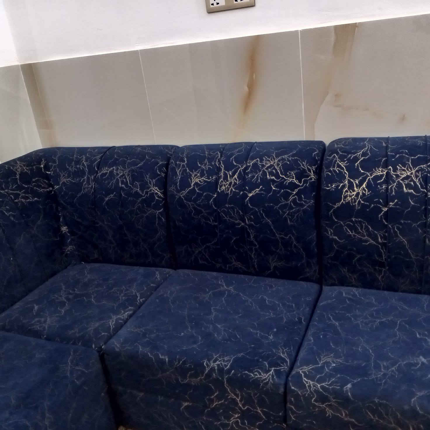 ديوان 10 مقاعد سعر 175 الف عنوان النجف كوفه
***********. واتسب متوفر بلرقم.
