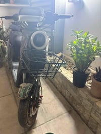 دراجة ار ٩ استعمال قليل الدراجه نضيفة غراضها موجودات الشاحنه و البايدر...