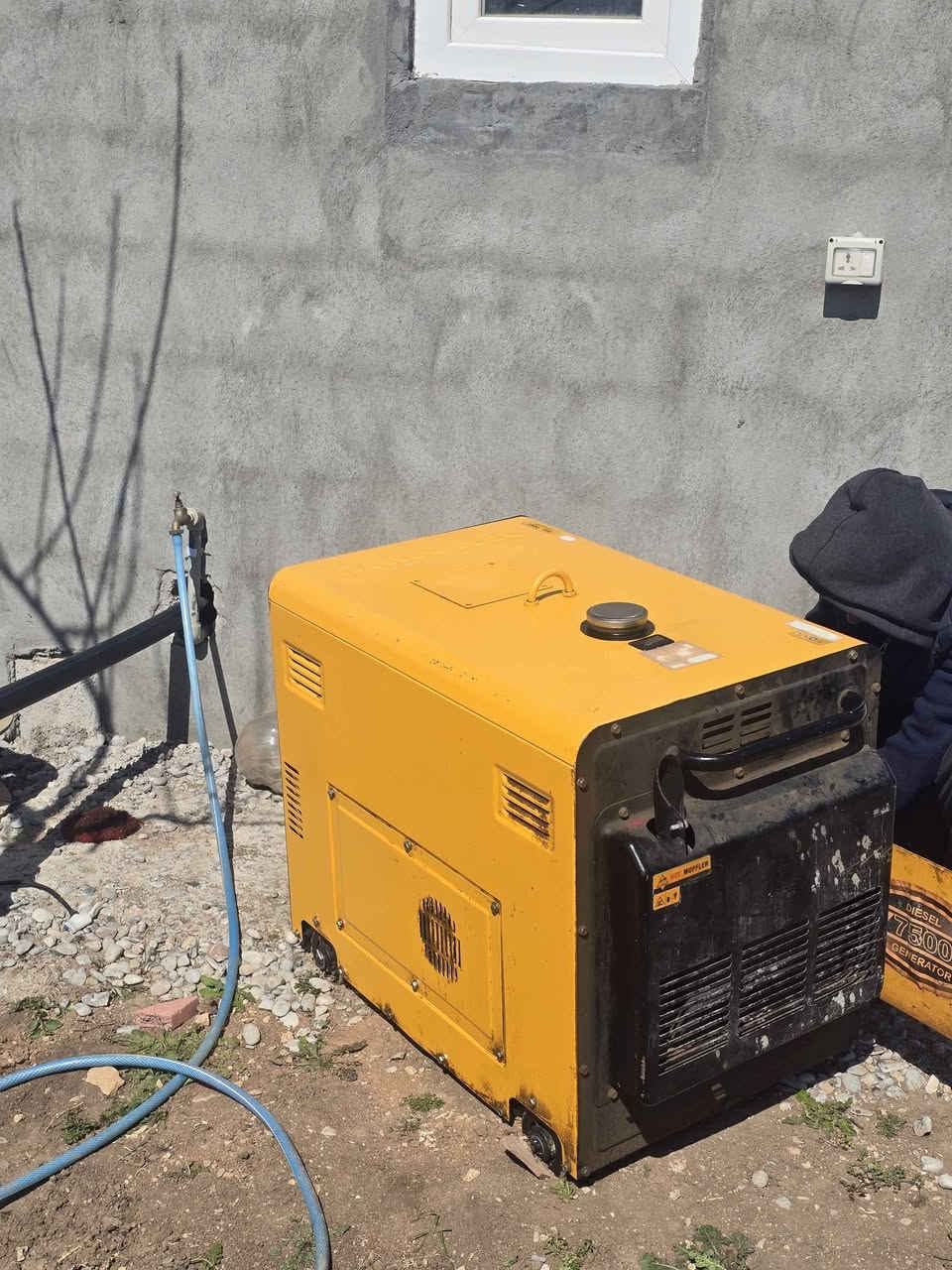 مۆلیدەی ٣٠ ئەمپێری کاتم سەوت، دەرەجە یەک، سولف .مارکەی Deyoung مۆدێلی 7500 LN . ئەوەنەی ئیش نەکردوەو بێ کێشەیە لە درووسکردنی خانوویەکا بەکارهاتوەو ئێستە ئەیفرۆشینەوە. هیچ شوێنێکی دەسکاری نەکراوەو بێعەیبە بە یەک سولف ئیشئەکات دوکەڵی نیە سەرفناکات زۆرخاوێنە. السليمانية, العراق


**إذا كنت صاحب هذا الإعلان وتريد حذفه لأي سبب، رجاءا أرسل رسالة إلى الدعم الفني**