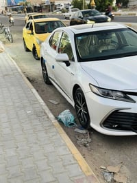 كامري لبيع ٢٠٢٤فول السعر ٢٢٠ بيه بارد بل جالمغ الخلفي وباب الخفي الرقم...