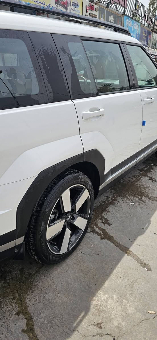 السلام عليكم سنتافي خليجي ضمان شركه هونداي موديل ٢٠٢٤ ماشيه ٧ الاف بوضع الشركه باسمي بغداد فول مواصفات فتحته سقف جلد جديده جدا السياره رقم صاحب السياره *********** السعر ٢٧٥ ورقه مكاني بغداد الكاظميه غير موجود عل فيس بوك مكفوله كفاله عامه
