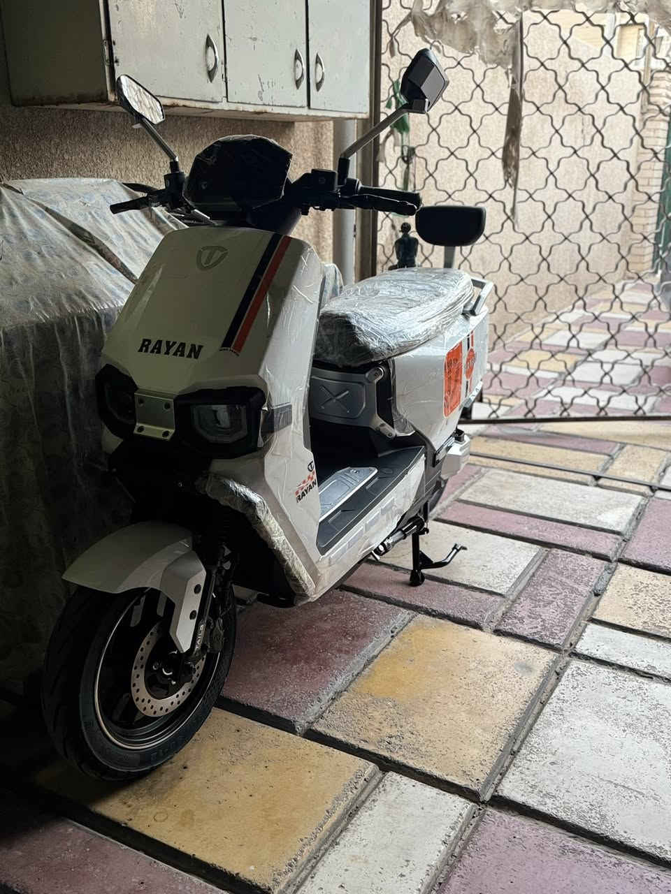 السلام عليكم للبيع دارجه شحن نوع ريان تايلج ماشيه 68جديد كلش صاري 7ايمام ماخده دراجه جديد  
ملف 2000
تشغل بصمه تشغل عن طريق تلفون 
باتريه مصطره تايلج اصلي 
بقيه مواصفات معرفة 
رايده 1050 مليون خمسين بيه مجال لطيبن 
مكاني 🏠بغداد شارع فلسطين


**إذا كنت صاحب هذا الإعلان وتريد حذفه لأي سبب، رجاءا أرسل رسالة إلى الدعم الفني**