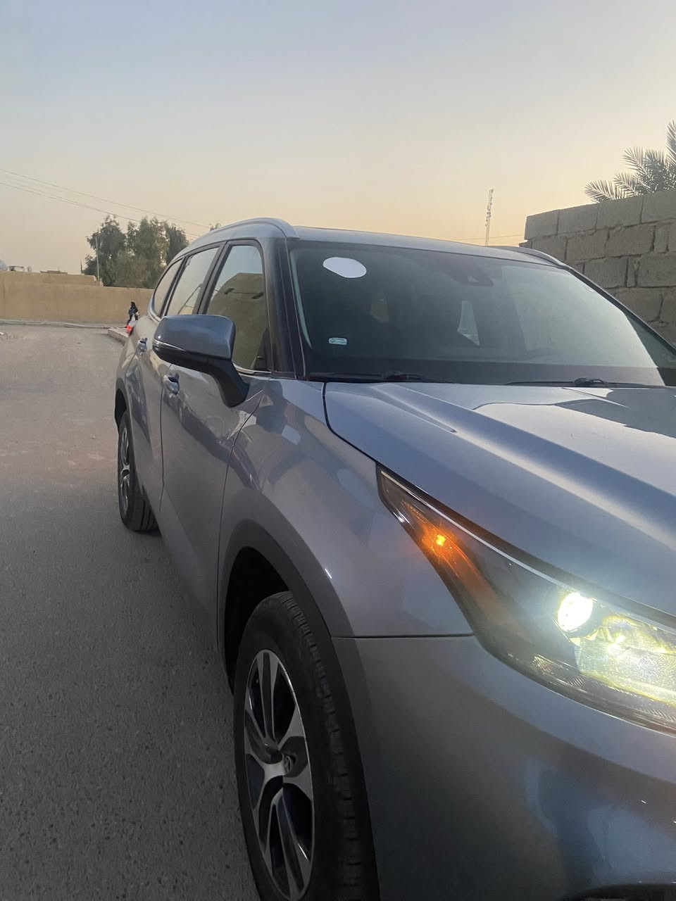 هايلندر للبيع
فئه XLE
رقم أربيل ضرر .
  قطعتين صبغ جاملغ خلفي وباب خلفي
ماشيه 48 ميل 
سعر 30 الف / يعني 3 شدات قابل للتفاوض 
مكان سياره لانبار
***********
