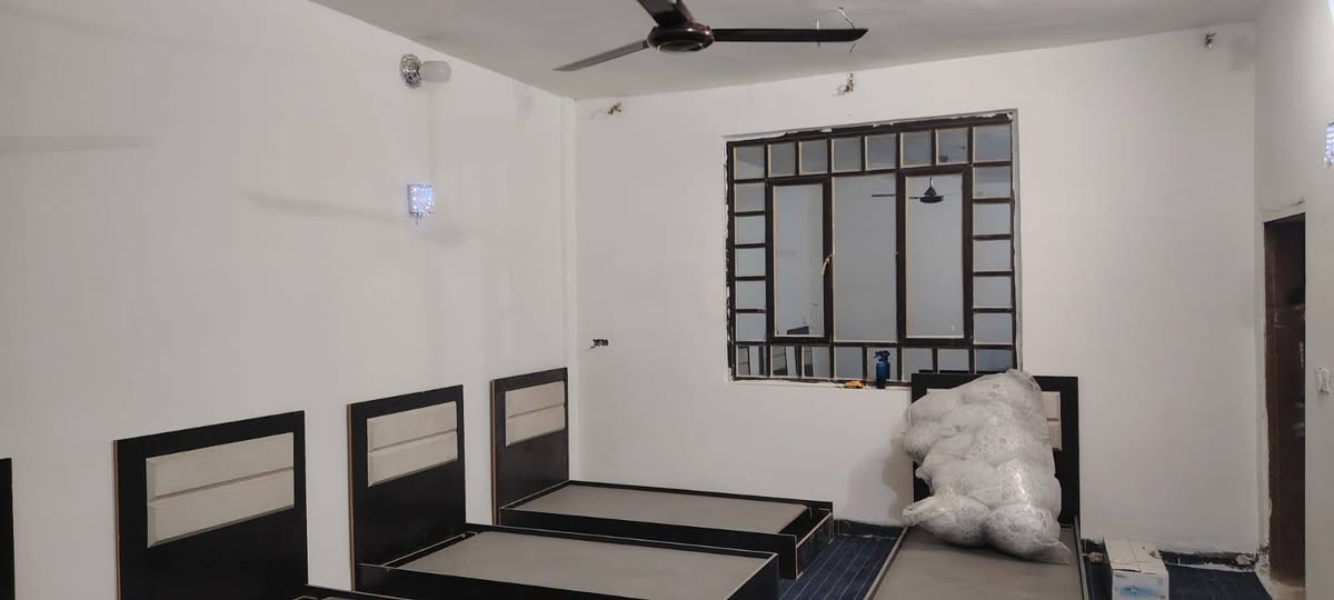 بيت 200م طابقين للبيع يبعد عن الامام الحسين كيلو ونص المعملچي فرع دواجن النورين شركه ميزو سابقا
سند 25 كامل الخدمات مي مجاري كهرباء بناء كونكريت مسلح 
يحتوي على 3 غرف واستقبال وصاله ومطبخ وصحيات عدد 3 
للاستفسار ***********
