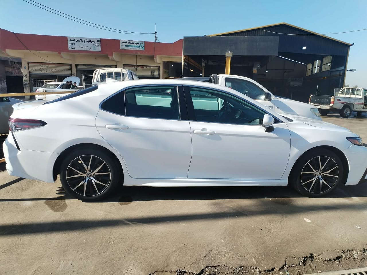 للبيع سيارة كامري امريكي كلين موديل ٢٣  بدون صبغ بدون تعديل   ***********
