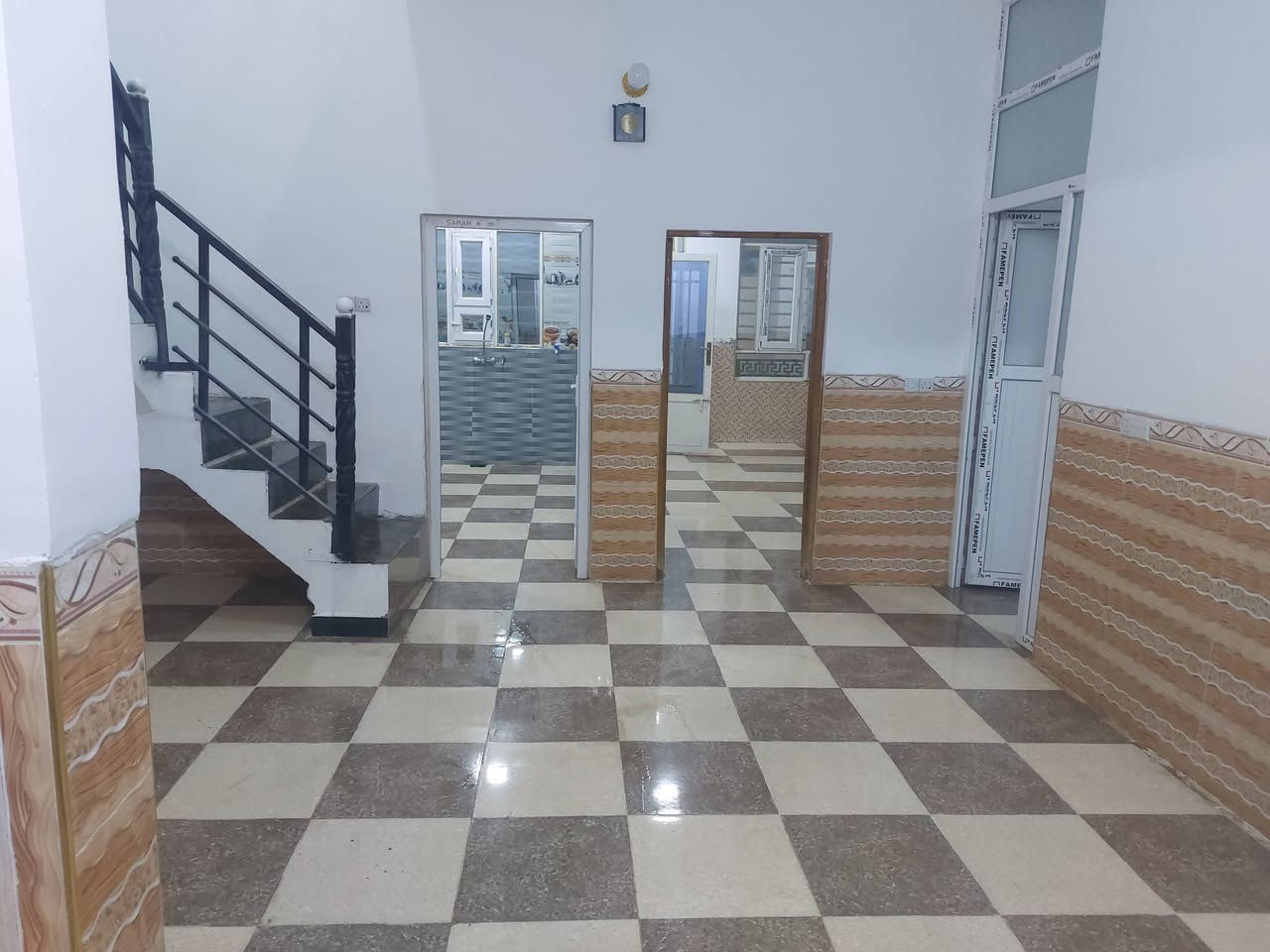 للبيع بيت في دوانم المعمل ١٥٠ متر 
خلف جامع طه ياسين البدري 
الشارع الاول من جهة الصيدلية
شارع سياج المعمل على الجهة اليسار
غرفتين نوم وكراج شارع ١٢ متر تبليط 
سند زراعي طابو صرف (تحويل)
للاتصال ***********
