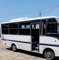 للبيع سيارة ميتسوبيشي (باص/باديّة) السيارة جاهزة للعمل وبحالة جيدة. يو...