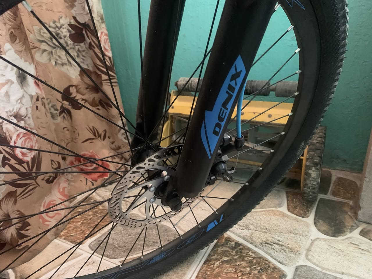 بايسكل ماركة Denix حجم 26
فريم المنيوم جديد مابي ولا شخط وكامل مكمل گير 7 سرعات غراض كامله قفل و واقيات بريكات دسك امامي وخلفي 
للبيع السعر 110 وبي مجال مكاني بغداد الطالبيه 
***********
