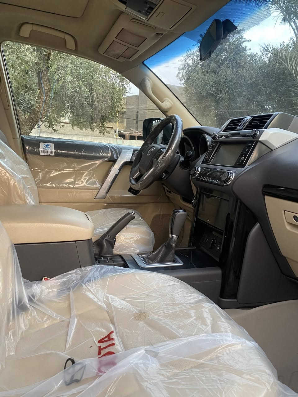 سلام عليكم برادو موديل 2015سياره كويتيه 6سلندر ماشيه 67 باسمي سياره مكفوله ما عدا كيس المحرك مفترح فقط السعر 335وبيها مجال حك الجيه عنوان بغداد المشتل ***********
