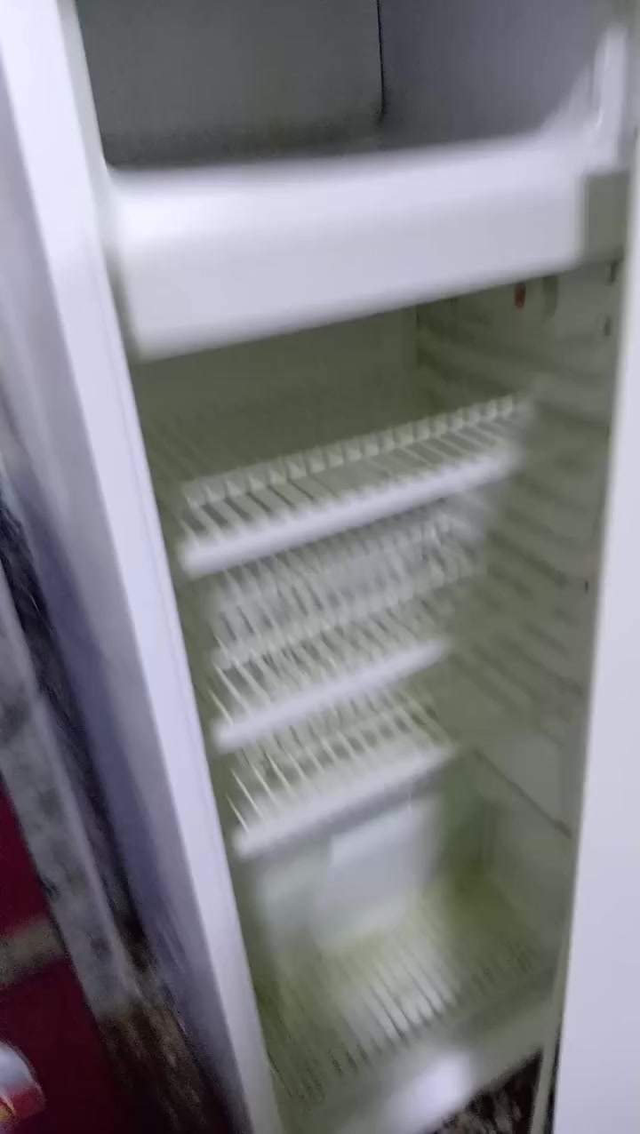 ثلاجه البيع السعر 50 الف ***********
