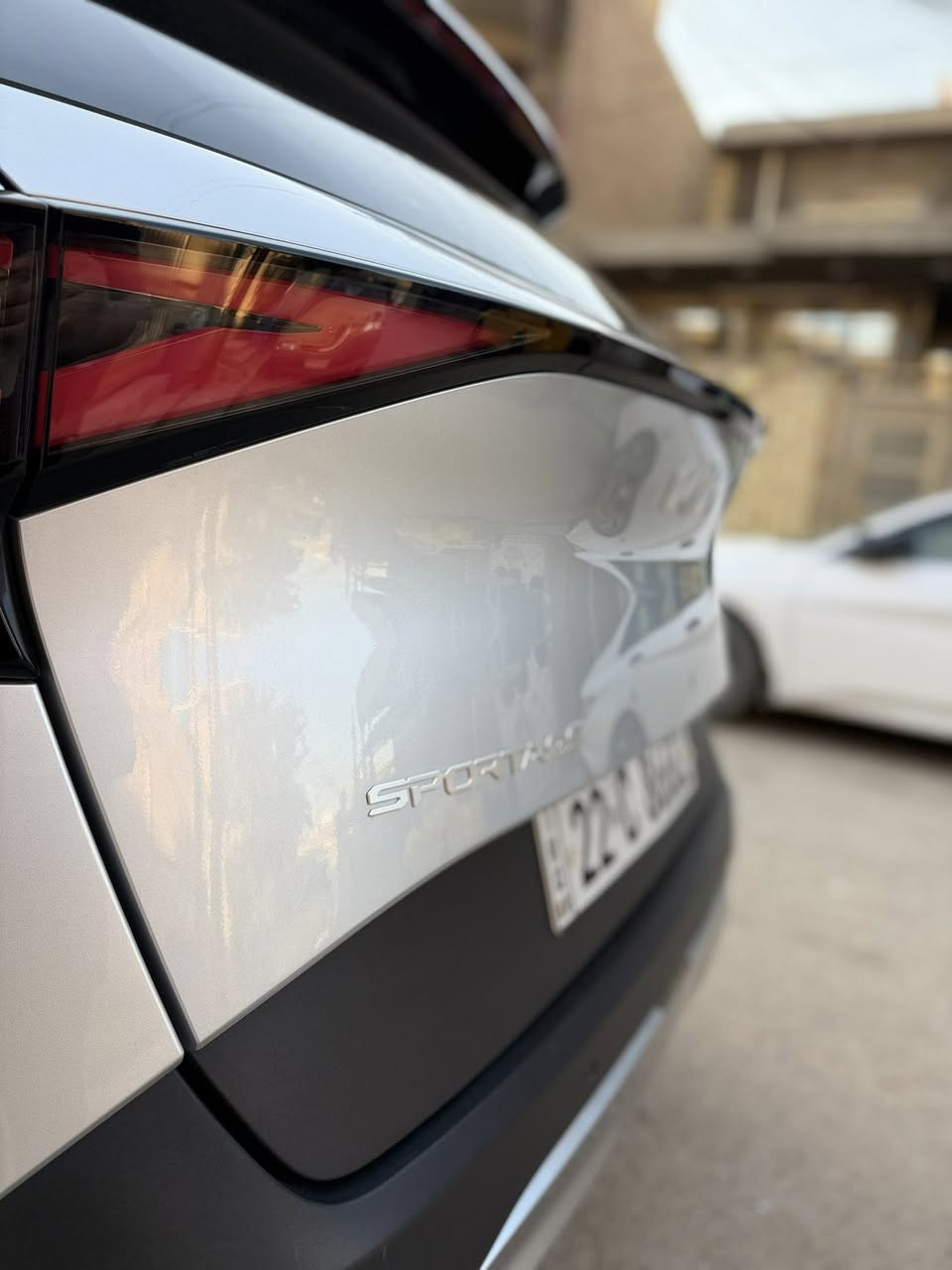 السلام عليكم 

سبورتج موديل 2023 لون سلفر السياره جديده اي نقص ما بيها خليجي فول موصفات للاخير بانورما تحكم ستيرن تدفئه وتبريد بالكشنات والستيرن رقم اربيل بأسمي تحويل ثاني يوم هزه جديده بيها شبر بارد باب السايق فقط الباقي مكفوله السياره ماشيه 30 الف السعر 220 وبيها مجال ***********
