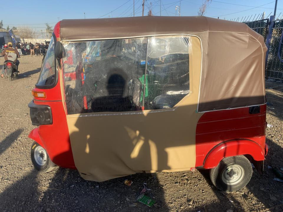 سلام عليكم
تكتك 18 للبيع 
رقم انكليزي تحويل ثاني يوم بية مكينه مال 20 وبلادي شلعه ومعدل تخبل عوزه بس تايرات وقمجي كلج والباقي بلادي 
وبية بس الباب الخلفي مرشوش ومعمره دوس وبية اربع صابع بل صفحه مالت الشوته السعر 6ملاين وبية مجال نتصال ***********
