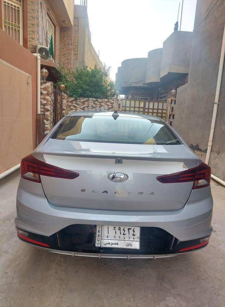 سياره النتره للبيع  موديل ٢٠ سياره فول لمتد
تحكم ستيرن  قياده ذاتيه رادار حساس امامي خلفي 
تدفئه بل كشنات    فتحة سقف   كير سيفي تي مسويله ادامه وبي براد  سياره بدون صبغ فقط بارد بل   بنيد  
  محرك مفتوح  بس بستم واحد امبدل 
 سياره  بسمي جاهزئ كبل للشارع ربع دينار متصرف عليه 
السعر 132وبيه مجال  
***********
