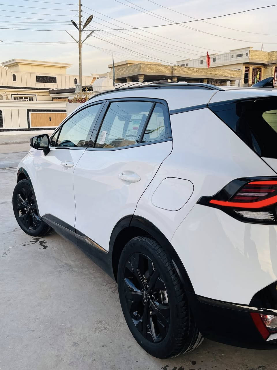 السلام عليكم
كيا سبورتج 2025 بلاك اديشن الدولية 
‏‎ماشية 11 الف  رقم بغداد مشروع وطني بسمي تحويل مباشر مكفولة من الصبغ والتبديل 
‏‎مواصفات
داخل زيتوني جلد //صندوق خلفي كهرباء 
//مكينه 2000 // بصمه تشغيل //تشغيل عن بعد // مقاعد الاماميه كهرباء // كشنات تدفئه
‏‎//شاشة كبيرة // كامرة خلفية//حساس أمامي خلفي // تبريد قطعتين // درايف مود // مري كهرباء // بك لايت خلفي LED //
السعر 245 بيها مجال 
‏‎العنوان  بغداد
رقم ***********
