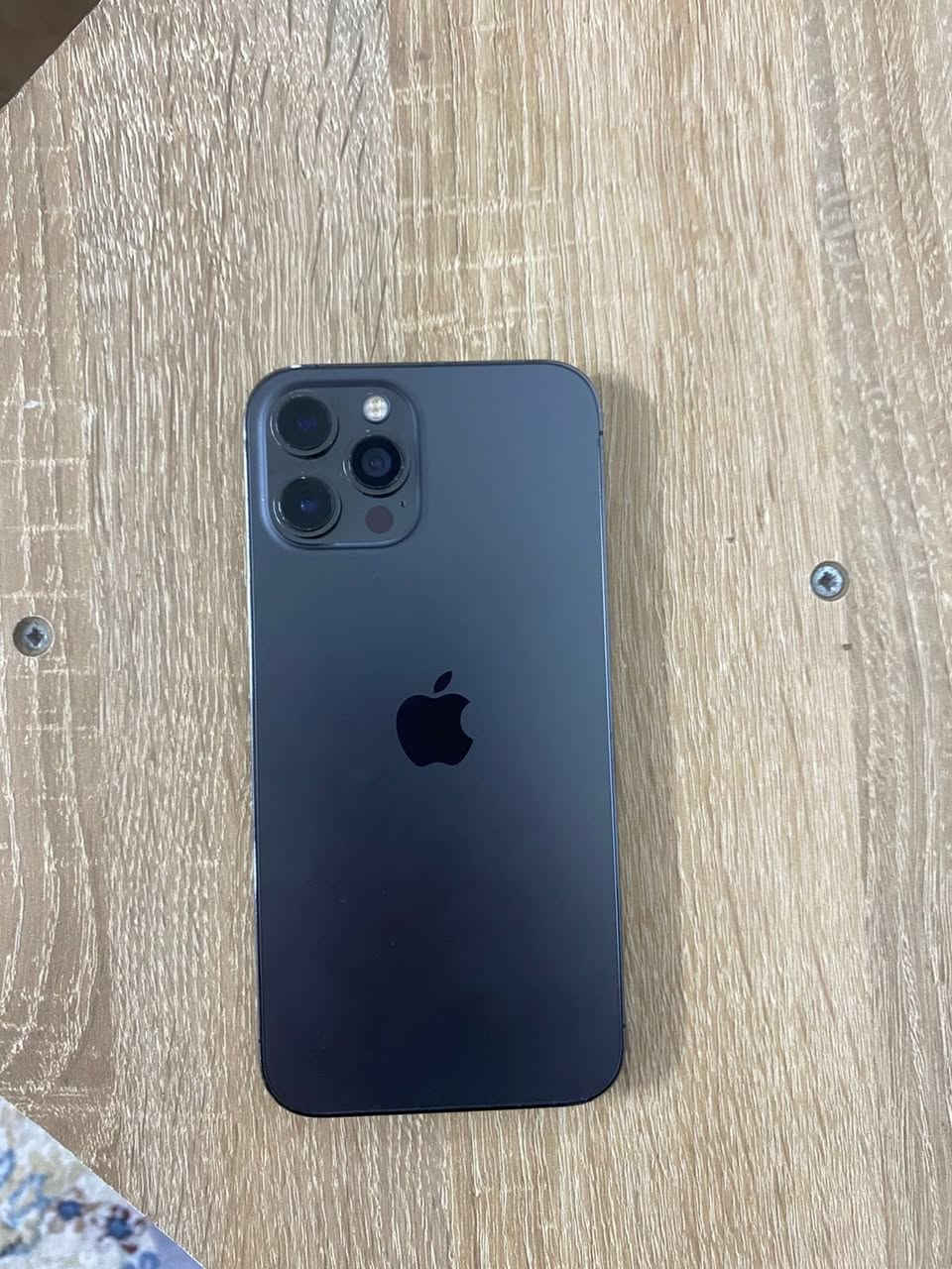 ايفون 12 برو ماكس ذاكره ١٢٨ بطاريه 80 تك سيم سعر 410 وبي مجال ***********
