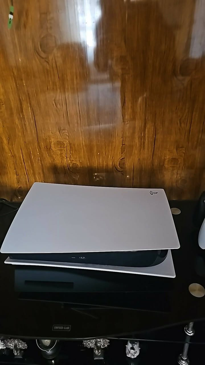 سلام عليكم عندي هذه البلي استخدام شخص واحد ويجوز مالاعب بي ٣٠٠ ساعه جبته وياي من المانيا اريده ب٥٥٠


**إذا كنت صاحب هذا الإعلان وتريد حذفه لأي سبب، رجاءا أرسل رسالة إلى الدعم الفني**