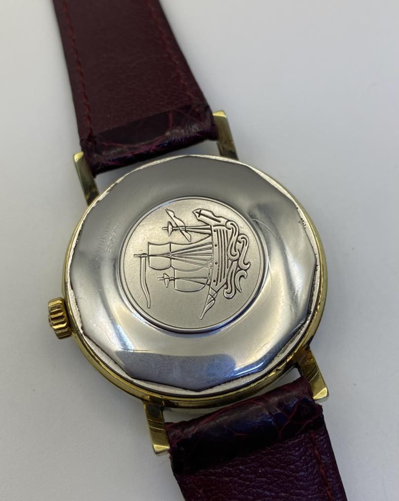 Tissot Visodate Seastar T.12
نوادر 
اوتوماتيك 
قطر ٣٥ 
الزمبلك بلادي 
سير و بوك مستبدل


**إذا كنت صاحب هذا الإعلان وتريد حذفه لأي سبب، رجاءا أرسل رسالة إلى الدعم الفني**