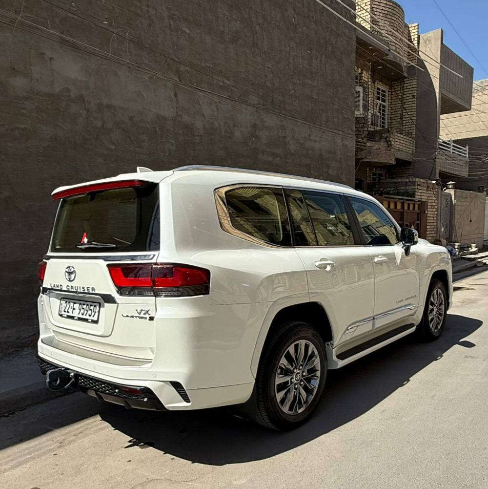 لاندكروز  2025 الفئة VX LIMITED S
 ضمان شركة ساز رقم اربيل مميز +مغلفة PPF
 ضمان 10 سنوات مكفولة كفالة عامة ماشية 25 الف سيارة جديده جداً وستخدام شخصي +صيانة تبديل دهن وفلاتر بالشركة مجاناً 
1-تون تيربو 
2-حساسات محيطية - رادار امامي خلفي جانبي 360 درجة
3-تحكمات 4جهات تحديد مسار قيادة ذاتيه حساس ستيرن رجاج 
4-مقاعد كهرباء امامي وخلفي + تدفئه تبريد
5- كامرات محيطية 360 درجة 
6- لايتات استشعار مع الجو 
7-سماعات JBL
8-انارة داخلية شاشات خلفية 
9-كامرا مراية خلفية +مانع ضباب جانبي
10-ابواب شفط 
11- تحكمات قيادة 3 وضعيات 
12- فول تحكمات 4x4 
13- مقعد السايق 3 وضعيات

رقم صاحب سيارة ***********
