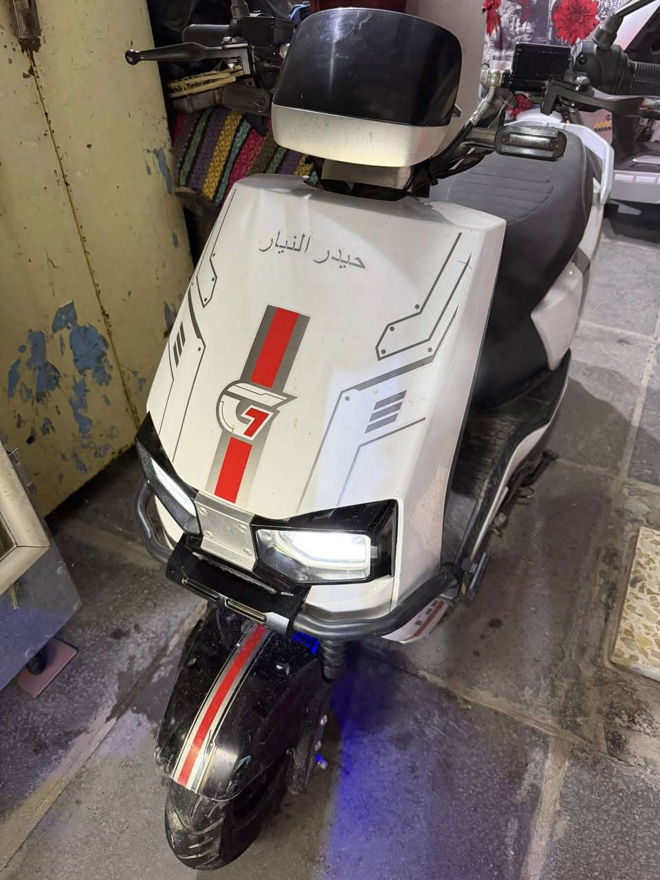 للبيع دراجة شحن باتريات 6 كبار مصطرة تمشي 60 كيلو اي نقص ما بيها سعرها خاص رقم ***********
