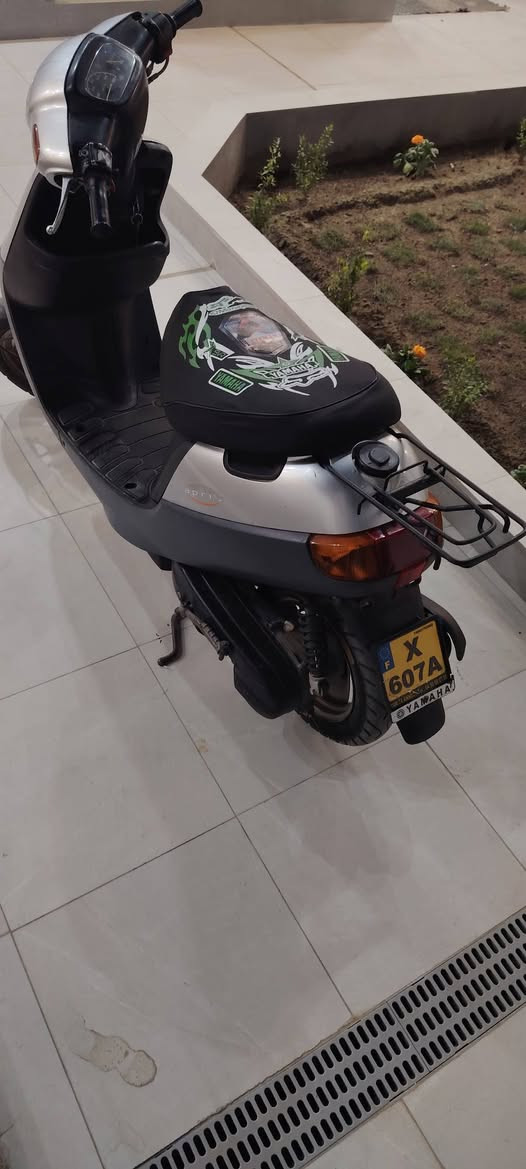 سلام عليكم ورحمة دراجه بطه ٢٠٠٣ جديده جدا قبل ٥ اشهر اشتريتها حاويه سعرها ٦٠٠ وبيها مجال الاتصال عل الرقم ***********
