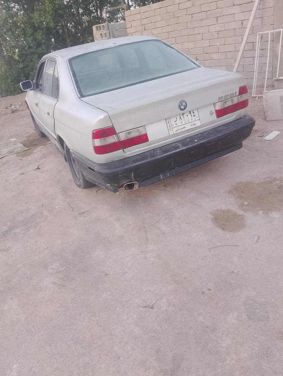 السلام عليكم. ٥٢٥ مفتوح
رقم بغداد راعيها متوفي. بيها قاصر واحد 
حداديه من الطول لطول توها شادها 
محرك جديد كير عادي 
يحتاجلها بطاين وترتيب كهربائيات 
رايدها ب١٨ بكاني نجف 
تواصل 
***********
