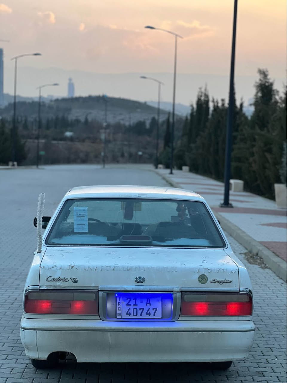 سدریک ٢٠٠١
رەقەم سلیمانی هەتا ٢٠٣٠تازەیە
تەحویلو خەرامە بەشەرت
سئ پارجەو نیوی بۆیاخە
گیرو مەکینە ئەکسل بەشەرت جرکەی تیا نیە
سەیارەی مالە پاک ماوەتەوە ٢٥٦هەزار رۆشتوە
تایەی تازەیە
رۆنی ٢ رۆزە گۆراوە
هەموو گیانی بیلادیە ماشەلا
مالی دۆستە هەر جرکەو گەلایەک ببرە 
٥٩گەلاو کەمیک مەجال 
مشتەری نیت سەرم مەیەشینە 
شوین سلیمانی 
گۆرینەوەش ئەکەم لەسەر دلگرتن
*********** السليمانية, العراق
