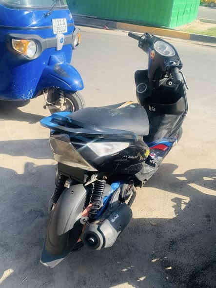 بيها صدر رياضي كلجات رياضي 

تايرات امامي خلفي جديد 

بنزات جديد 

عداد سرعه شغال 

مال بانزين شغال

شاير كلها شغالات 

شرط شلعه معدل 

مكينه خرسه 

نكره سلف 

درجه نضيفه بشكل 

مال جناي 

مكاني مدينه الصدر 

السعر المطلوب 600 

بيها مجال 

تصل بلخدمه ***********
