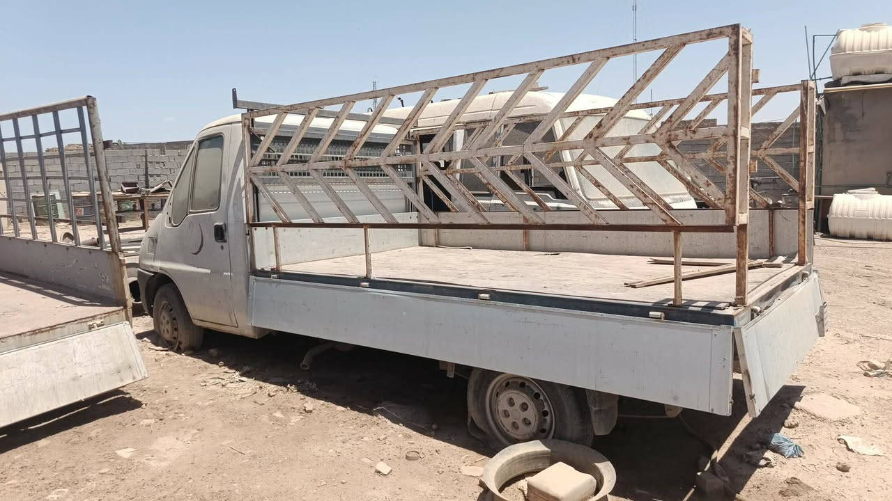 السلام عليكم سيارات للبيع مال مزاد  العدد ٢٨ سياره   مكان بغداد نبيع قطع نبيع شلع  كلشي موجود ***********

