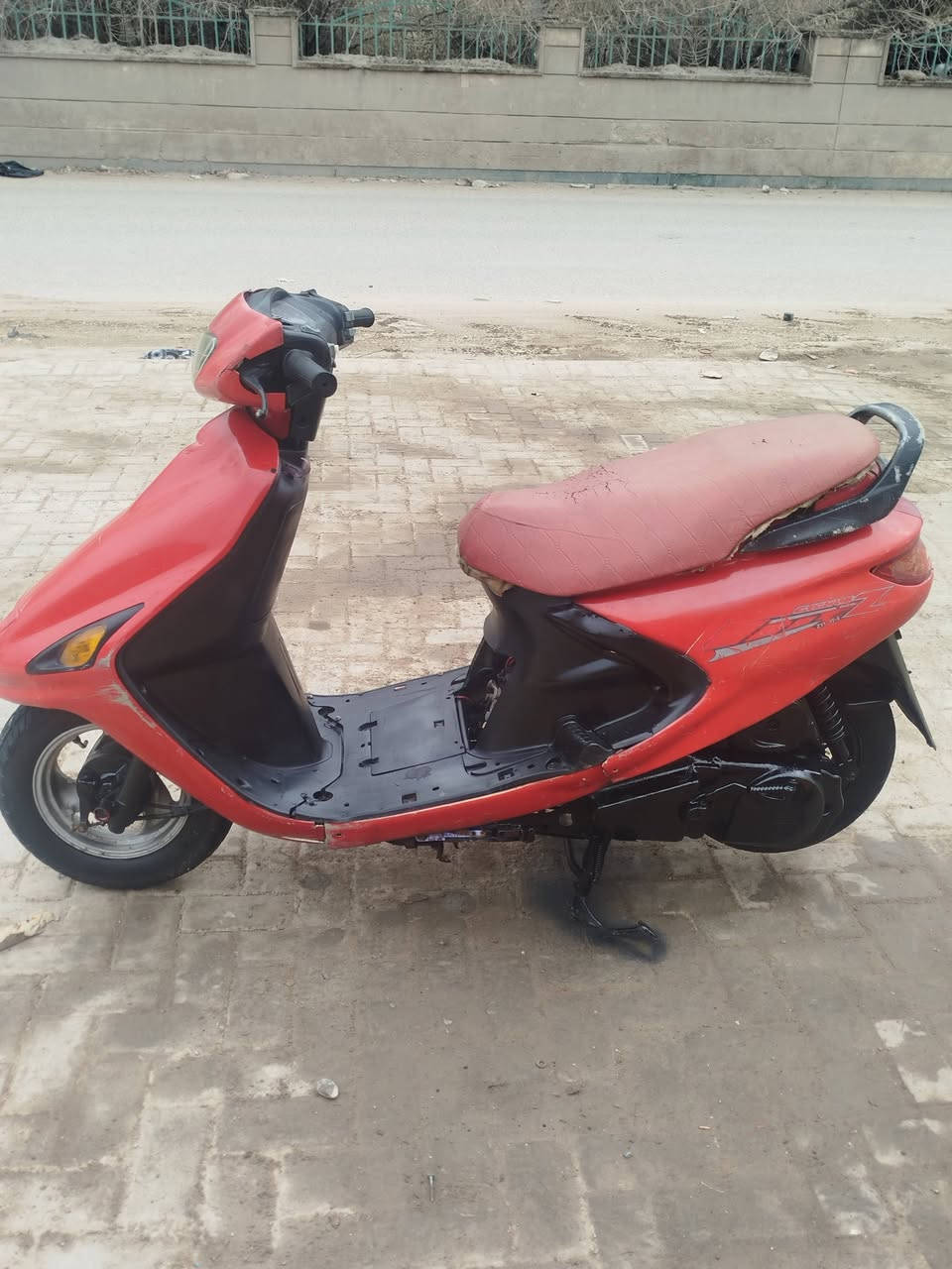 السلام عليكم دراجه للبيع فراشه دراجه نظيفه السعر 300 وبيها مجال مكان الديوانيه قضاء الشاميه ***********
