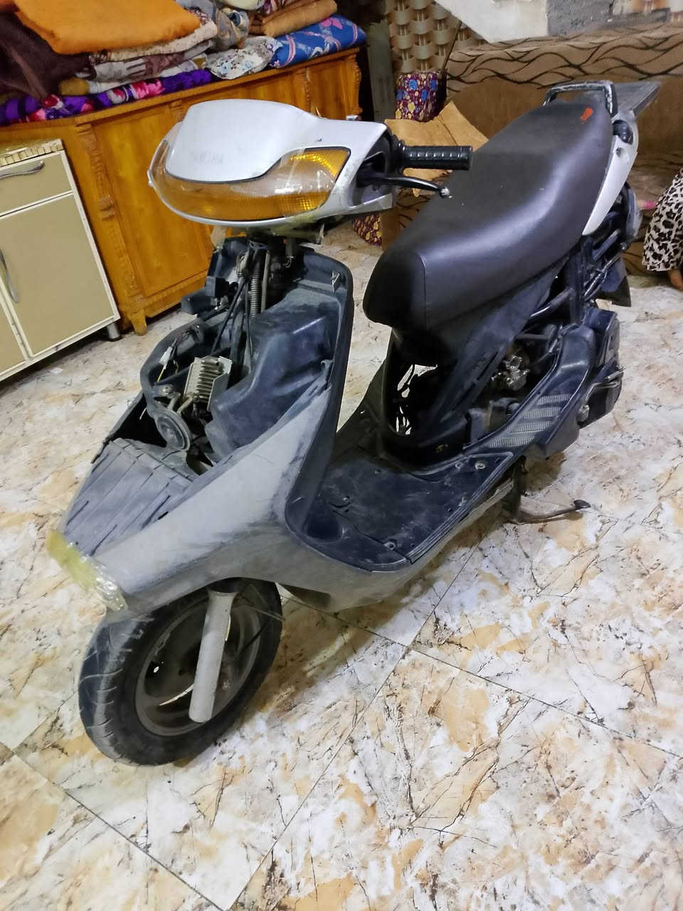 فضااي سرعه 100 ياباني  تشتغل نكره وحده مكينه ناعمه خرسه شلعه معدل فول  مكان الزعفرانيه 200 بيه مجال للطيبين ***********
