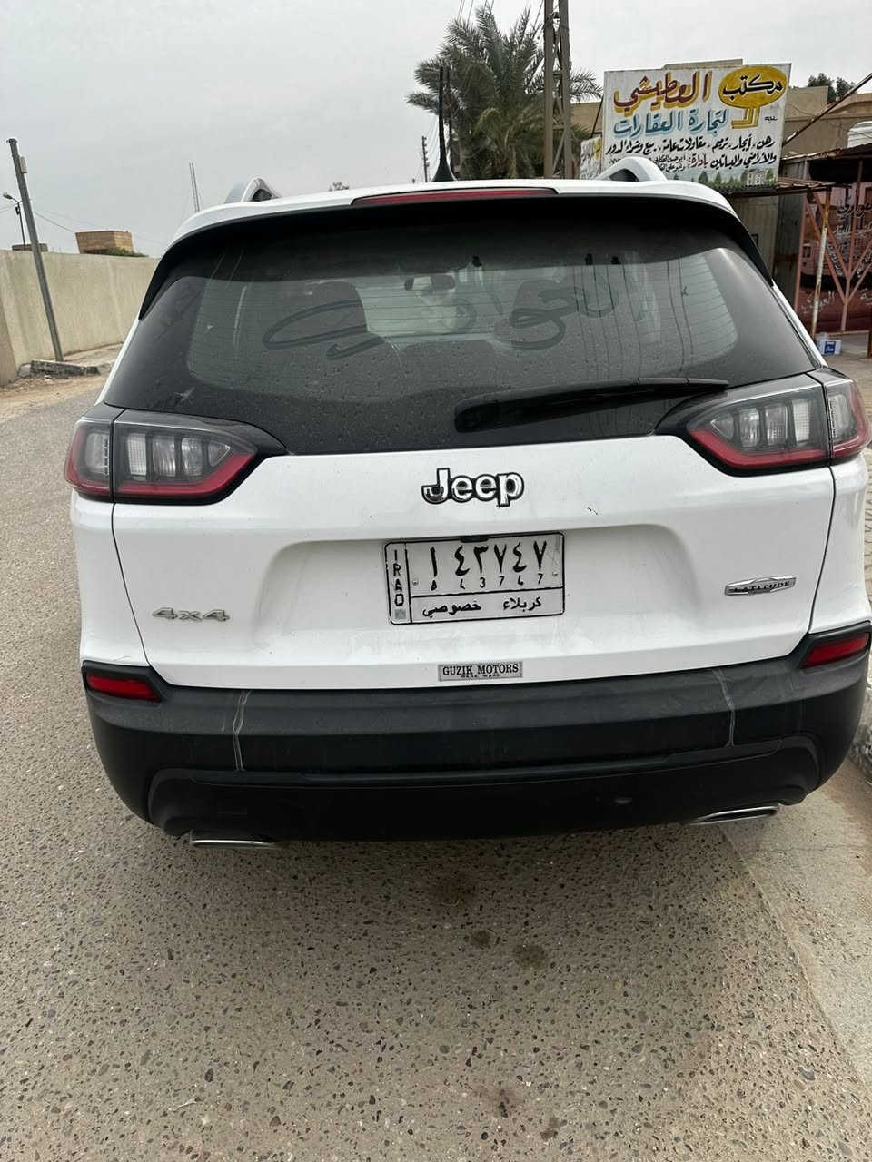 *********** سلام عليكم جيب شيروكي ب 2018ماشيه 48الف سياره اخت زيرو وارد امريكي  بيه بس جابملغ صبغ فقط فقط باقي سياره كفاله عامه رقم كربلاءبسمي دولي  تحويل ثاني يوم سنويه 2031ستوه مجدده مكينه 6سلندر مكينه وكير كفاله تبريد ثلج حداديه 100/100 تخم تاير جديد ستوني شاده كهربايات كلها شغاله سياره جهازه من دعاميه الدعاميه 
موصفات سياره حساسات خلفيه ماميه 
تحكمات ستيرن تبريد خلفي كامره خلفيه شاشه لايت زنون منضومه زنون ستوني شاده 
السعر ١٦٥  وبيها مجال 
العنوان كربلاء الحسينية قرب الاطفاء
