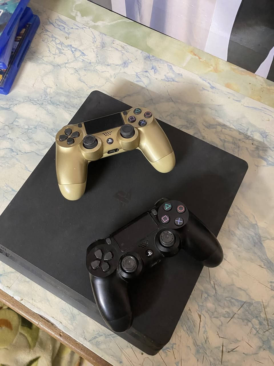 يالله 🤍
PS4للبيع 
جويستكات 2
أقراص 4

السعر:250.000 الف


**إذا كنت صاحب هذا الإعلان وتريد حذفه لأي سبب، رجاءا أرسل رسالة إلى الدعم الفني**