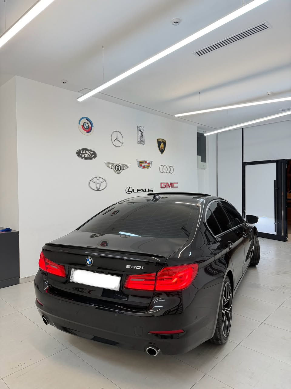 سلام علیکم
BMW 2017 
رجاء کلشی کاتب اذا مو شرای لتعبنا❤️
وکالە عروش سفر اربیل خلیجی‼️
ماشیە ۷٠ مایل
بدون حادث 
بیها اصبع pdr
علیها قتم ویل M جدید درع
فتحە سگف
داخل مششمی
کشن کهربا
شاشە جبیر
کیج کامل الکترونی ۳ مود
لیت لیزر
و باقی مواصفات معروفە
سریارە بدون نقص سنویە ۲٠۳٠
سرفیس جدید
سعر۲۳٥
***********
