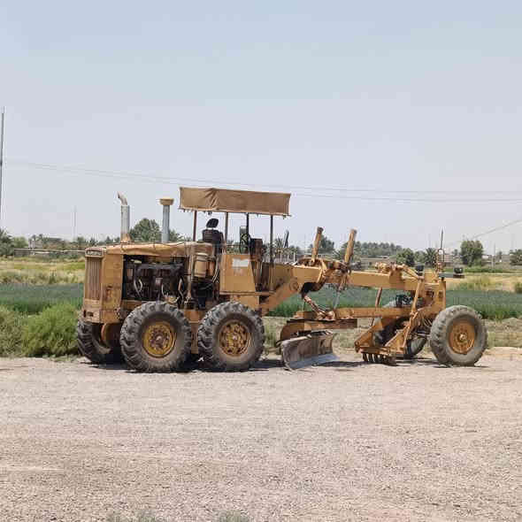 السلام عليكم اللبيع او مراوس بسياره  كريدر كوماتسو 605مرقم رقم جديدبغداد باقي بس لواحد  كريدل ماشالله عليه كبل لشغل مكينه جاهزه حالين بشغل مضخه جديده كهربائيات كله شغاله السعر 150وبيه مجال قليل مكانه رمادي  الرقم***********
