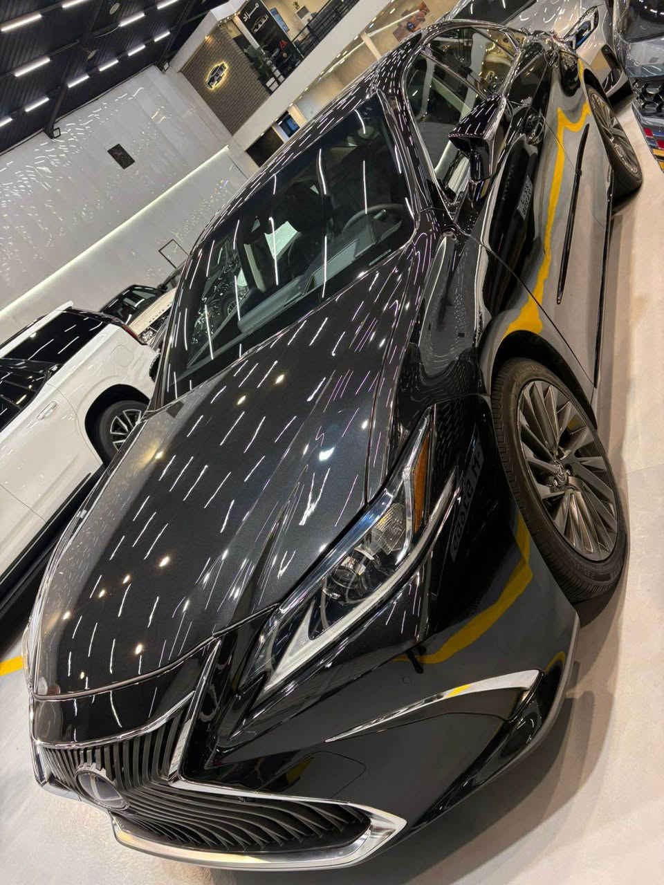 السلام عليكم  
لكزز 2021 فئه es 300h سياره هايبرد  فول مواصفات سياره جديدع بشكل ماشاءالله سياره نصبتها كلش حلوه 
مبدل بيها فقط بنيد سياره فتحه سقف فول تحكمات شاشه كبيره حساسات رادارات مناقصها ايشي  ماشيه 57 ك
*********** بغداد, العراق
