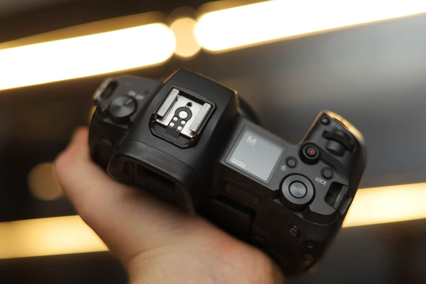 Canon R 📷
Shutter 47k 🔥
حاله البدي ممتازه جدا 💪
معاه البوكس وكل مشتملاته الاوريجينال ✅
شاحن وبطاريه وحزام الاوريجينال ✅
بسعر مش هتتوقعه 🔥🔥
خش اسال ومش هتندم 😉
متاح فيديو موضح حالته كويس 👌
تواصل /01556756857 - 01032178799📞


**إذا كنت صاحب هذا الإعلان وتريد حذفه لأي سبب، رجاءا أرسل رسالة إلى الدعم الفني**