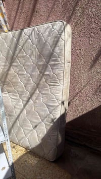 سرير طبي • نفرين