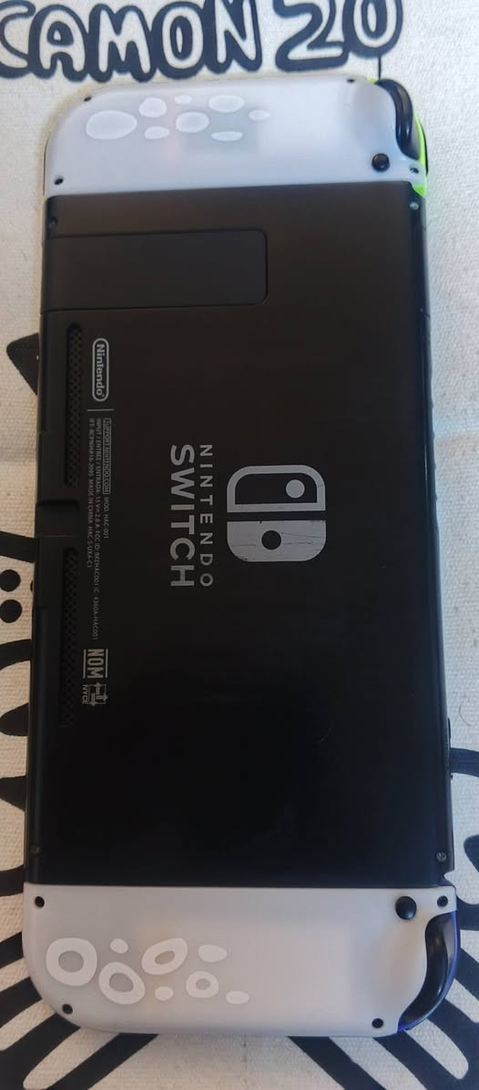 نينتندو سويتش مهكر ثغرة مع لودر اوفلاين فعال مع كافة الملحقات الاصلية للجهاز بدون نقص 
الجويكونات تجارية فقط
ذاكرة ١٢٨ كيكا مليئة بالالعاب كما موضح بالصور وممكن تنزيل اي العاب حسب الطلب 
السعر ٢٠٠ الف 
توصيل بغداد ٥ الاف وباقي المحافظات ٦ الاف 
للتواصل ماسنجر او واتساب او الاتصال 
***********
