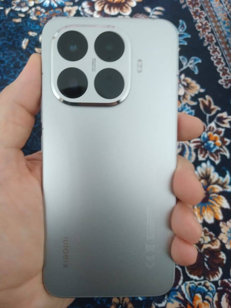 للبيع شاومي 15 تي برو + ساعة هونر واتش 4
ذاكرة 512 | عشوائية 12 | اللون سيلفر
مستخدم شهرين تقريباً نظيف كلش شخطة مابي بطاريته 100 ومشحون 83 مرة مثل ما موضح بالصور
كل ملحقاته موجودة من كارتون وشاحنته الاصلية 90 واط والكيبل

بالإضافة لساعة هونر واتش 4 مع قاعدة الشحن مالتها ساعة ذكية بيها عديد المواصفات الي ميعرفها خلي يبحث عنها.

سعر الهاتف مع الساعة 750 الف
للتواصل هذا رقمي 👈 *********** ومكاني بغداد/مدينة الصدر موجود واتس اب وكذلك ماسنجر
