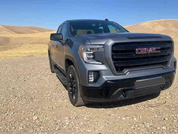 السلام عليكم 
للبيع جمسي سيرا موديل 21 محرك 8 سلندر 5300 فور ويل أبواب بصمة رقم أربيل بسمي تحويل مباشر ماشية 64  الف حادثها بابين السايق والخلف السايق  بدون ايرباك كلهن سليمات باب قصير السعر 250  ورقة مكان السيارة بغداد 
للاستفسار  *********** اتصال
*********** واتساب
