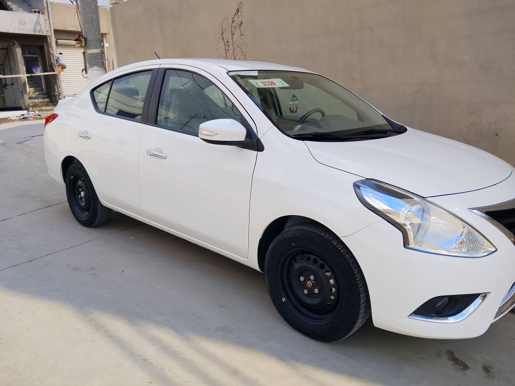 نيسان صني موديل 2025 فول اربع جامات كهربائ تبريد مركزي  
ماشي 12 الف مكفوله كفاله عامه على وضع الشركه 126 بي مجال كلش بسيط ابيع نقد الشراي يخابر مكان السياره كركوك
*********** مااجاوب منشور كركوك, العراق
